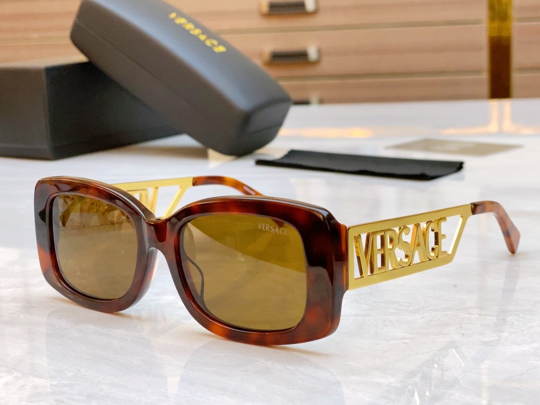 2 versace glasses list