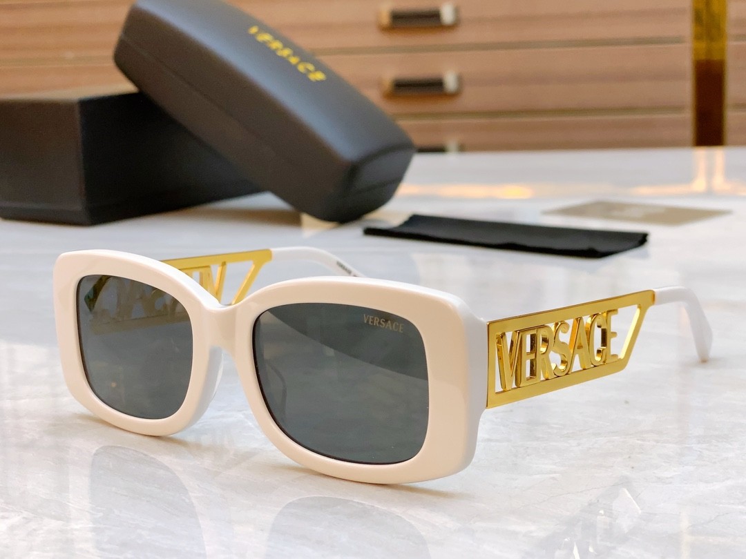 2 versace glasses list