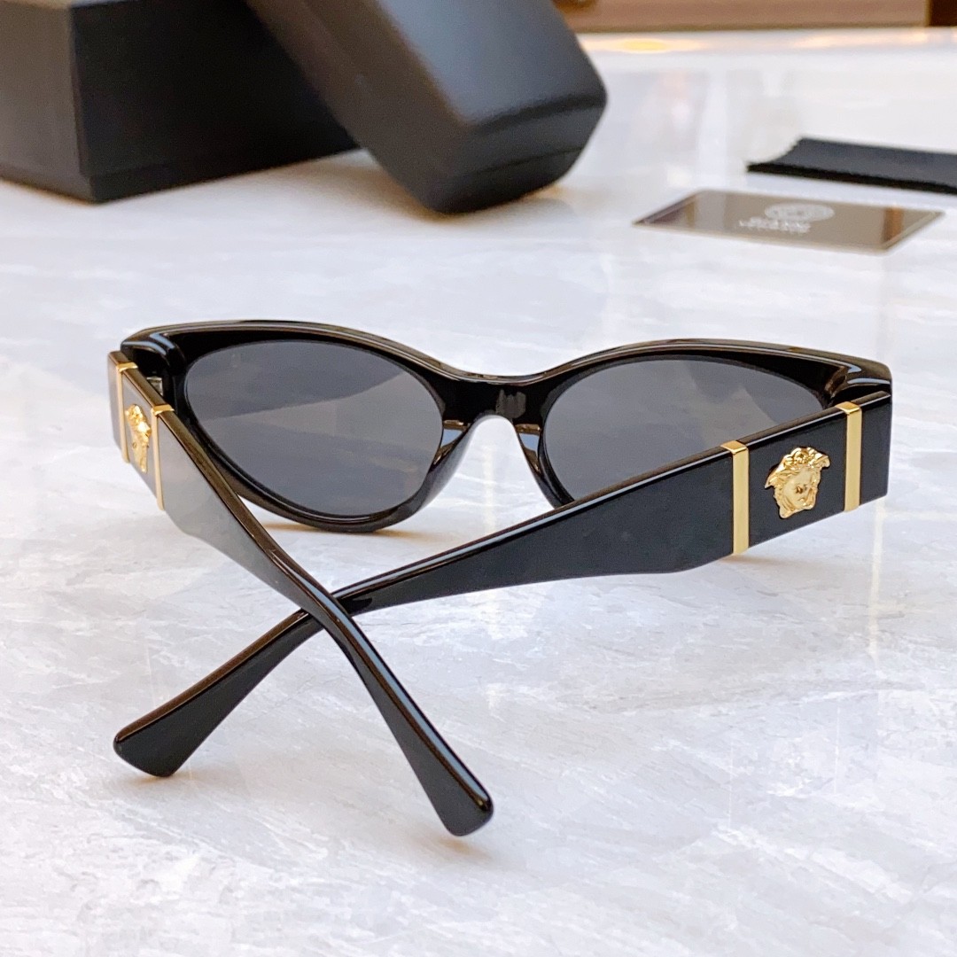 2 versace glasses list