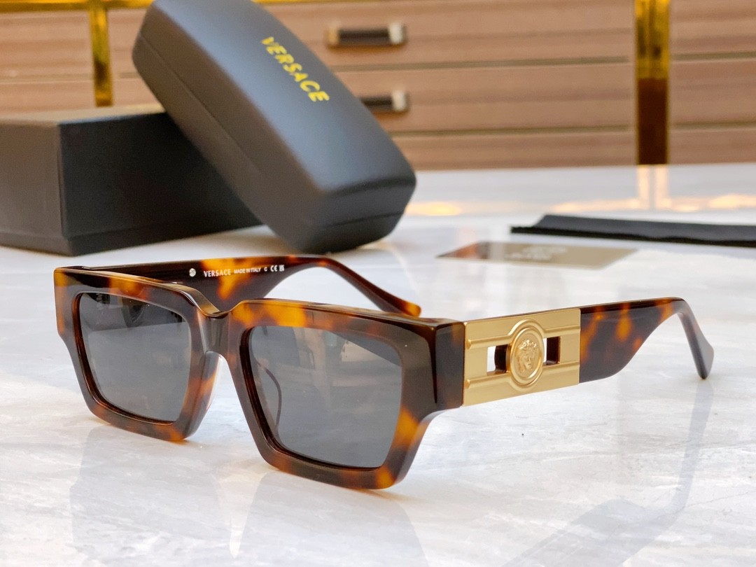 2 versace glasses list