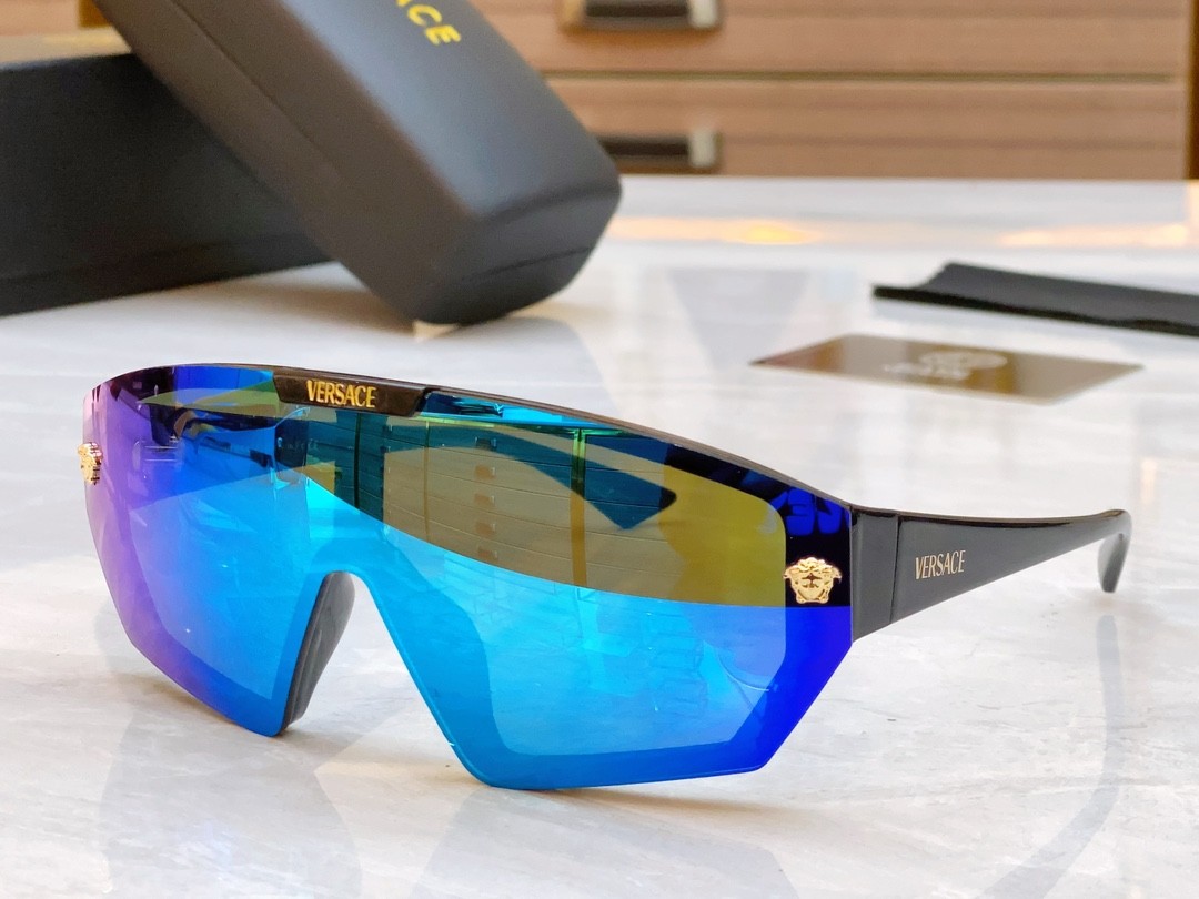 2 versace glasses list
