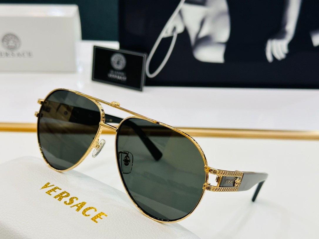 2 versace glasses list