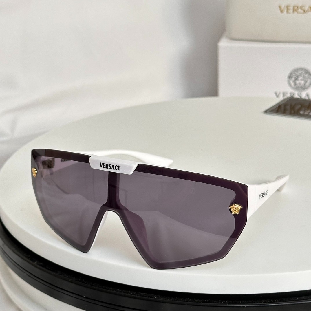 2 versace glasses list