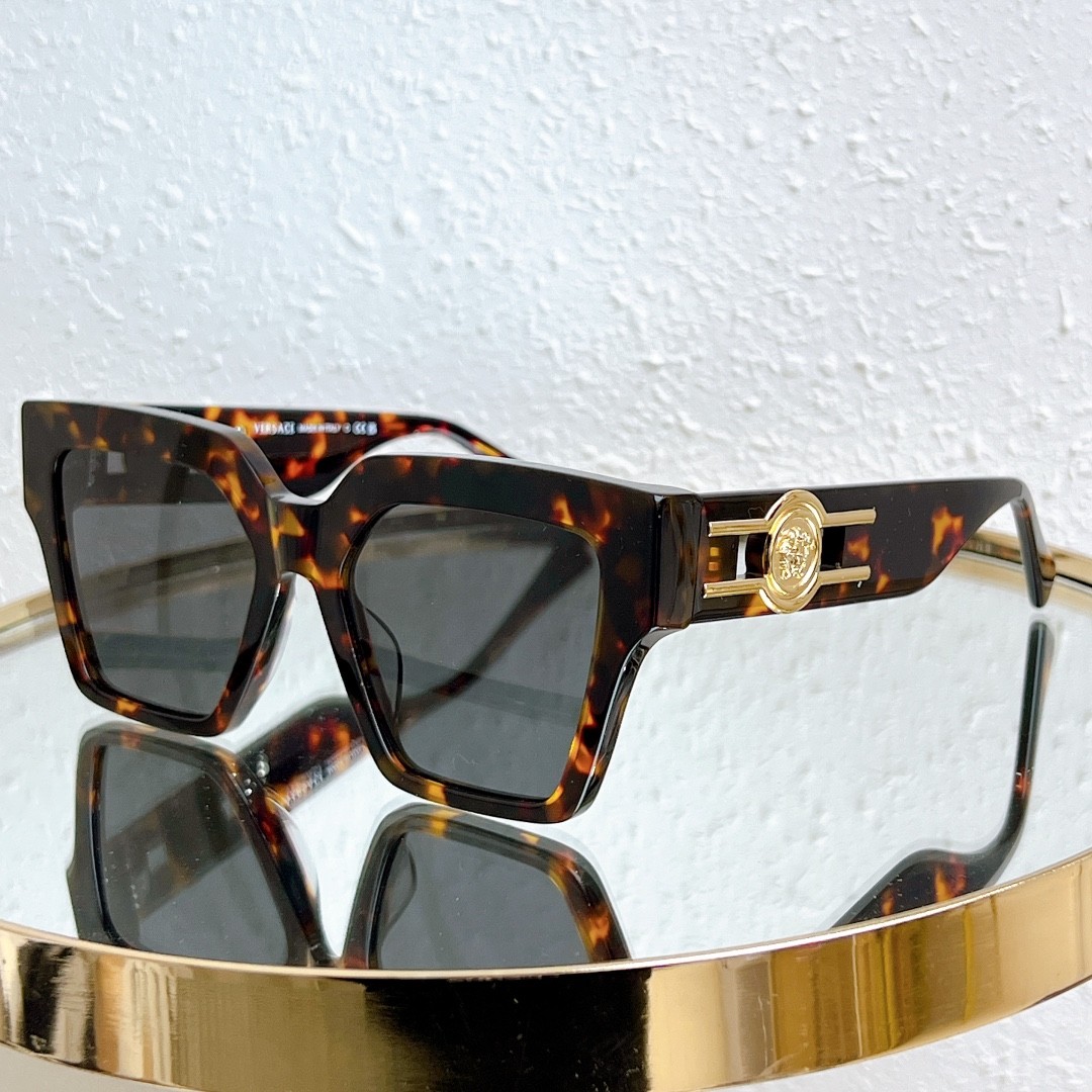 2 versace glasses list