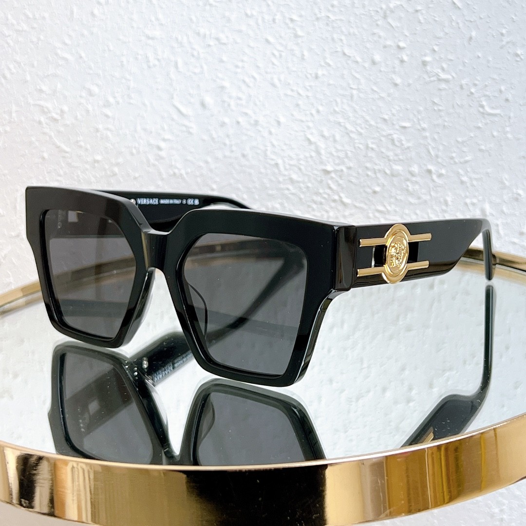 2 versace glasses list