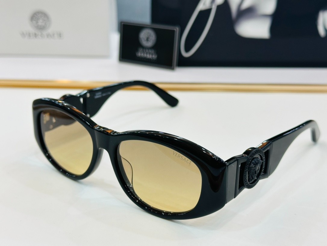 2 versace glasses list