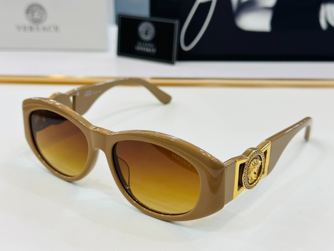 2 versace glasses list