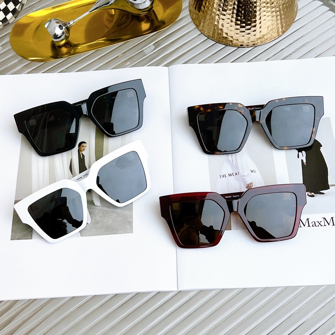 2 versace glasses list