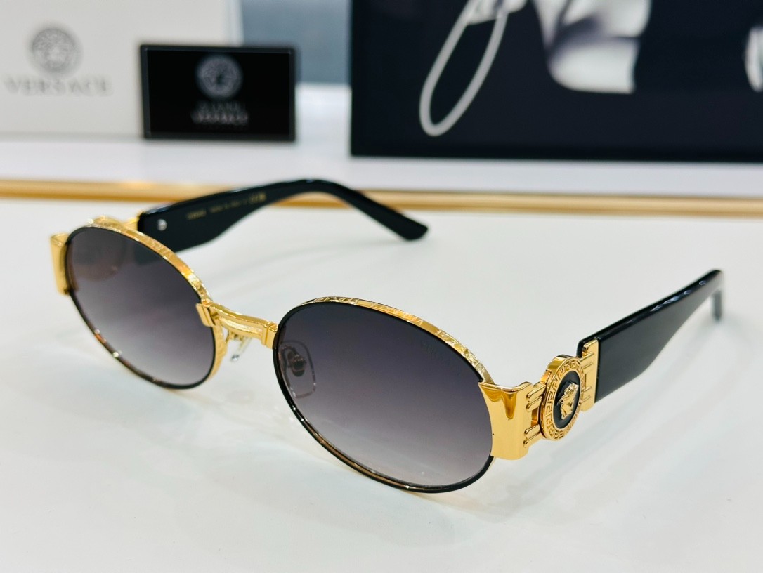 2 versace glasses list