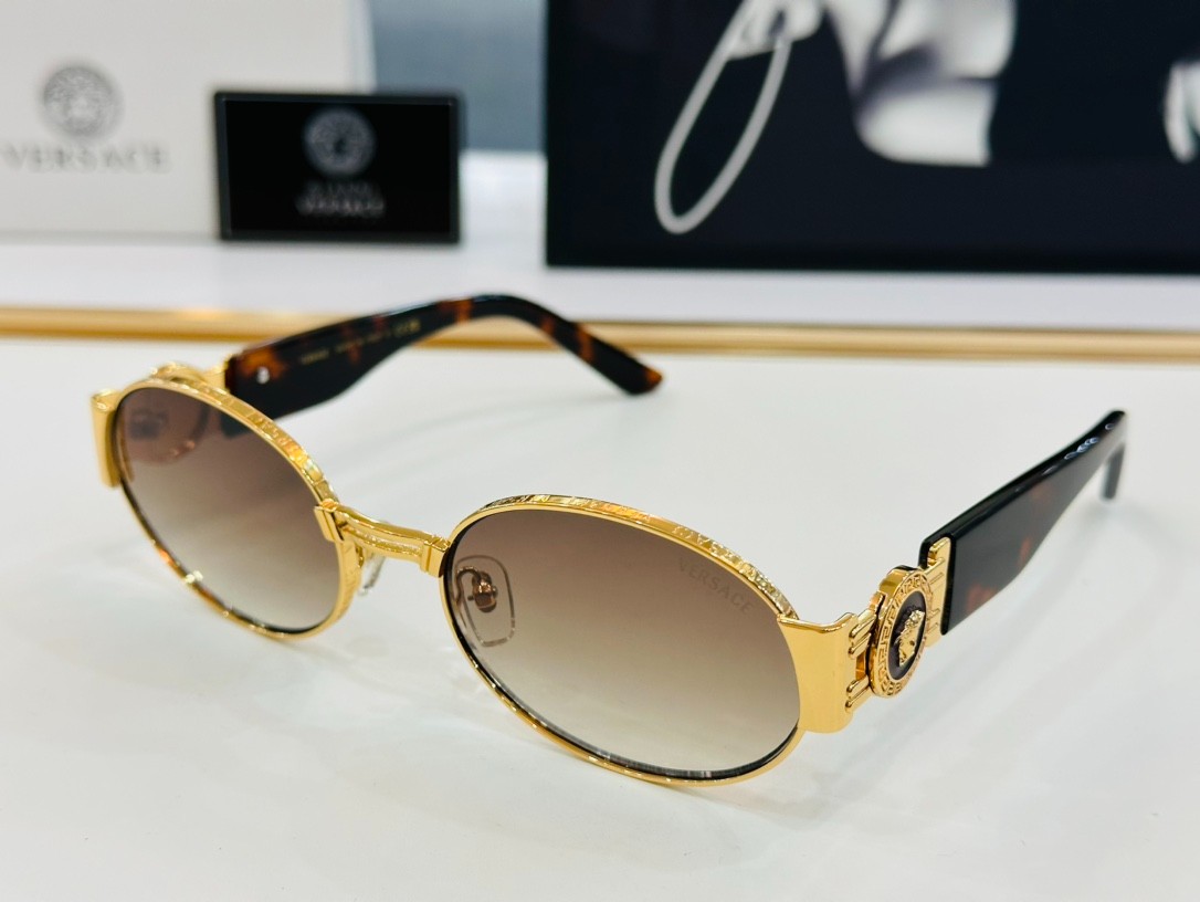 2 versace glasses list
