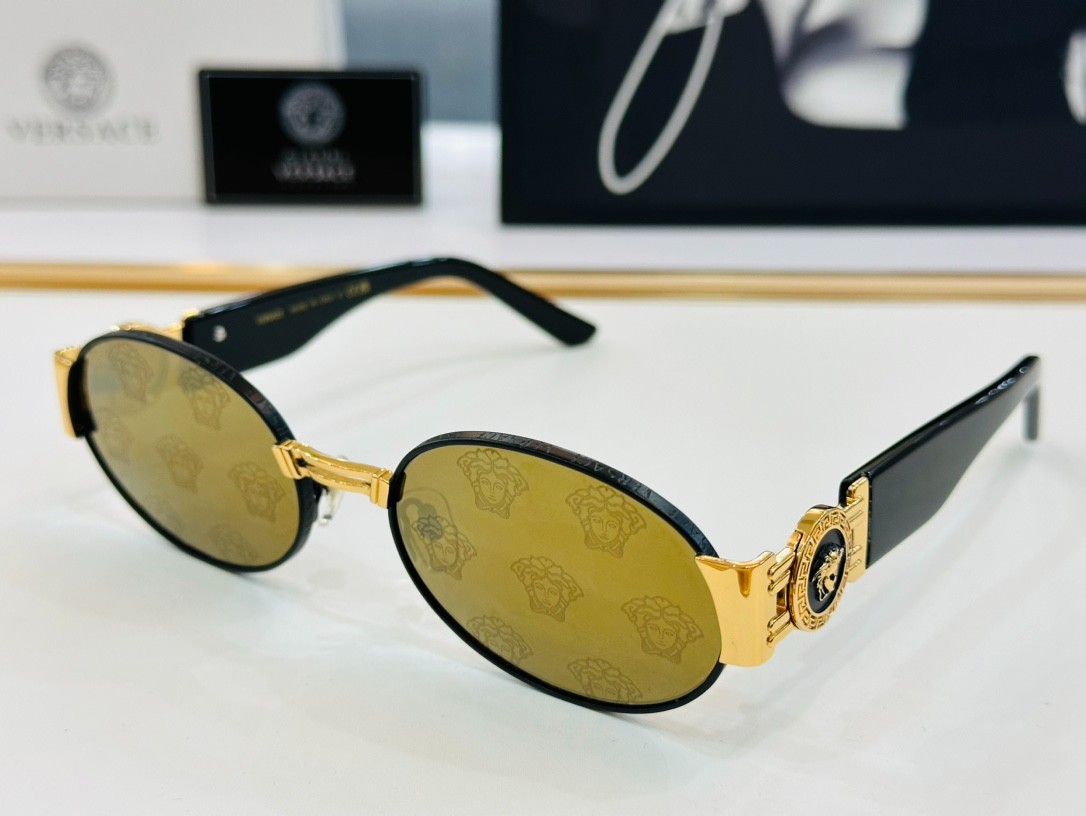 2 versace glasses list