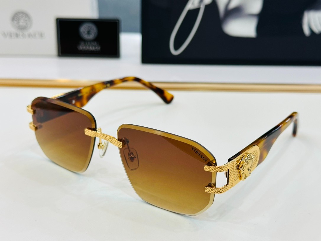 2 versace glasses list