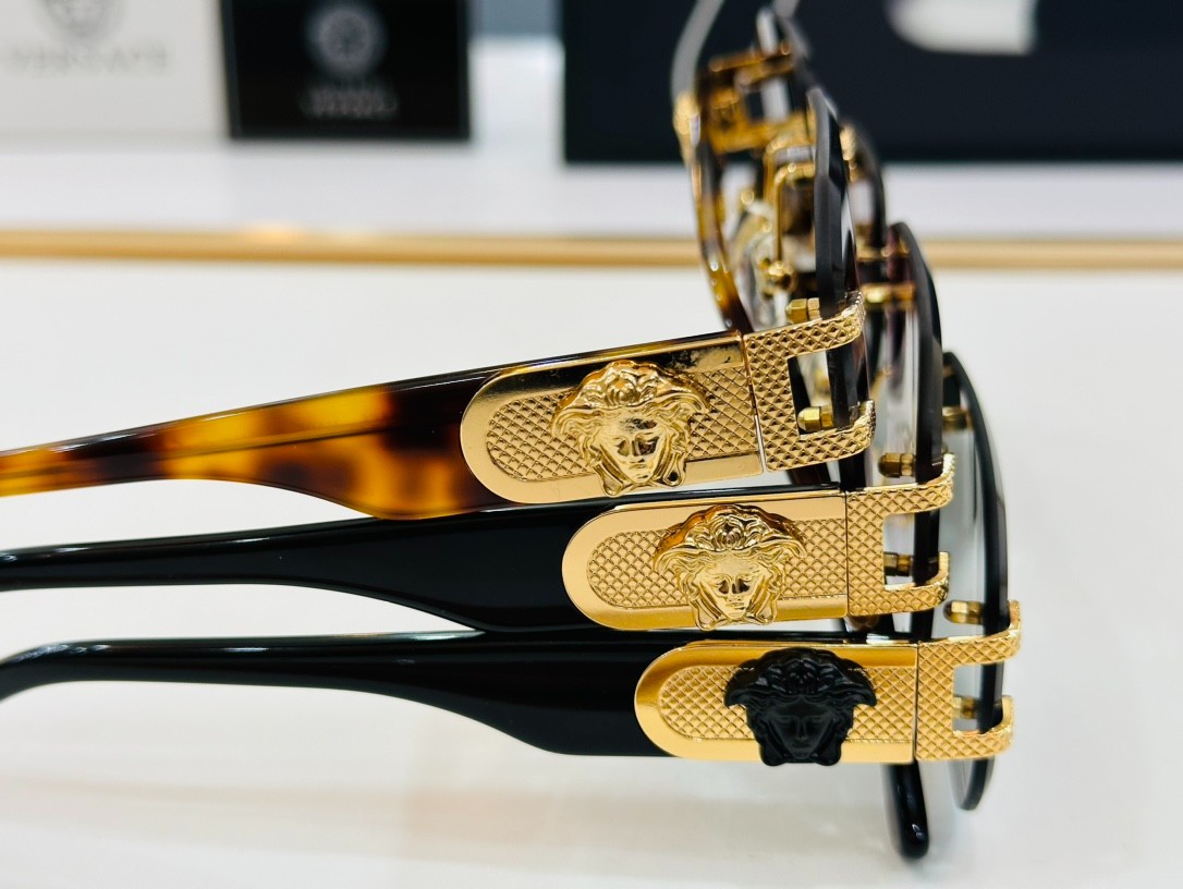 2 versace glasses list
