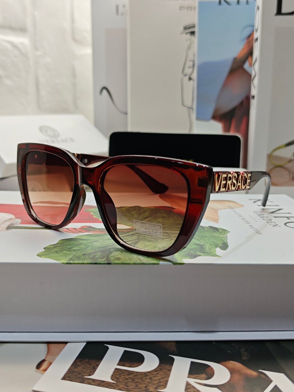 2 versace glasses list