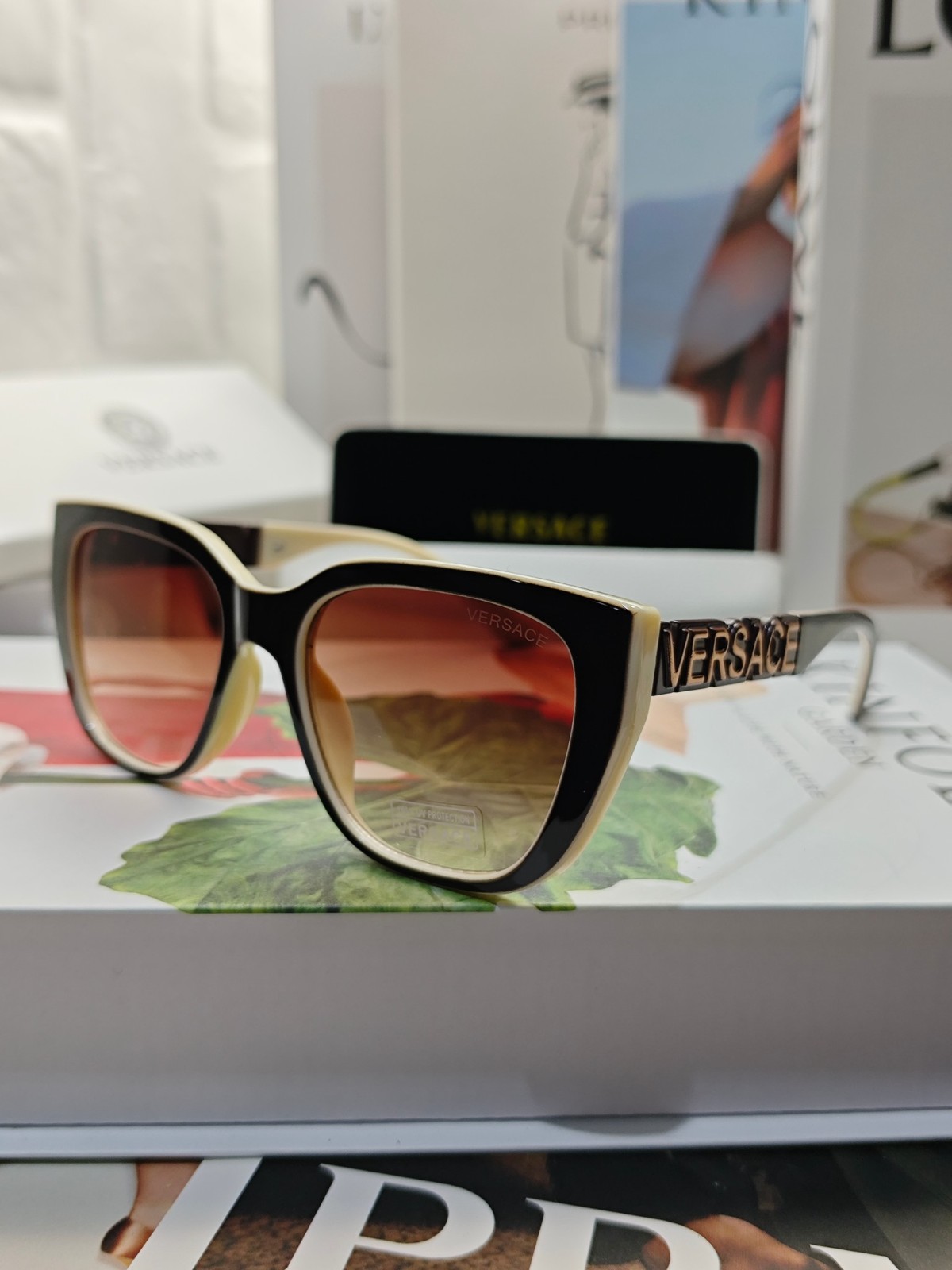 2 versace glasses list