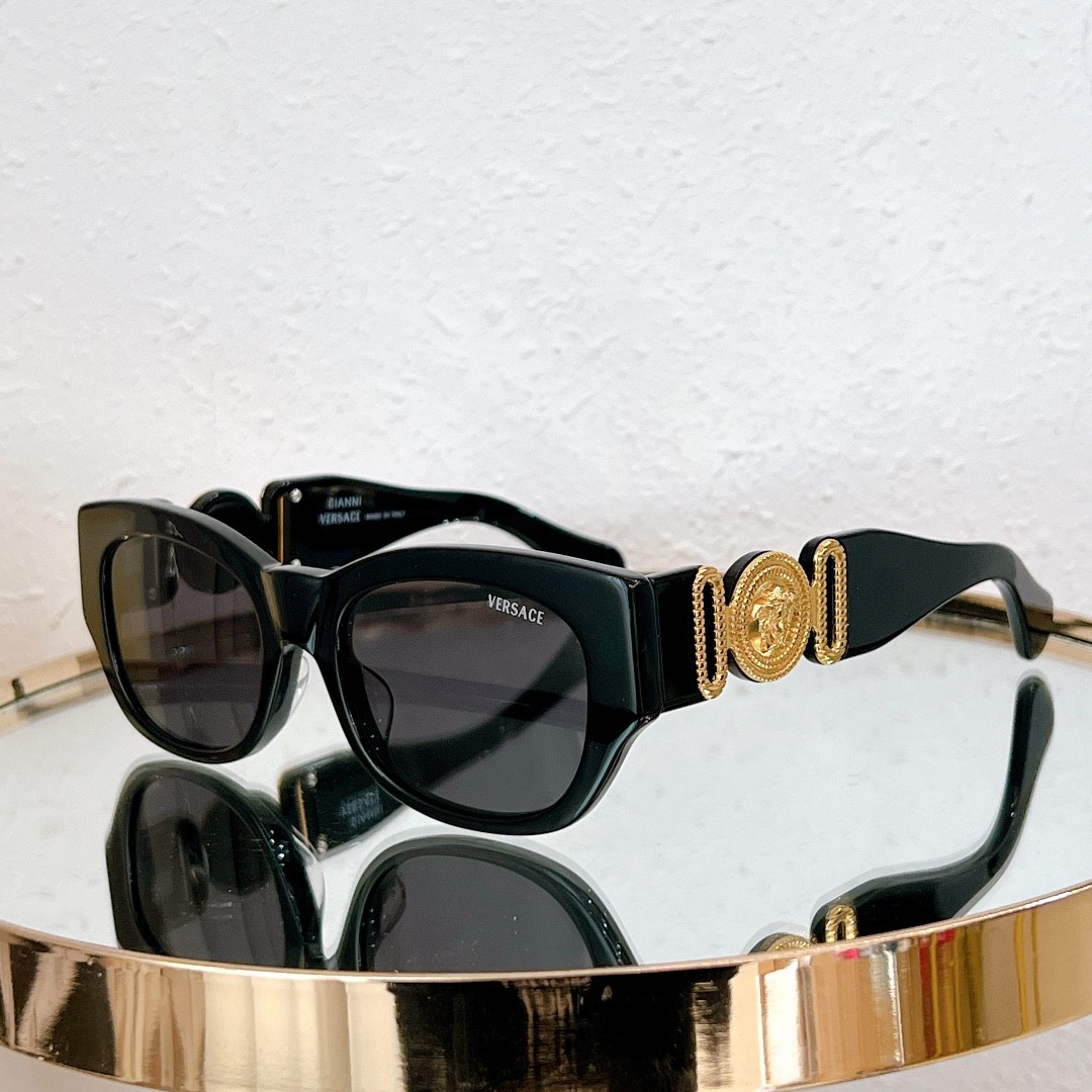 2 versace glasses list