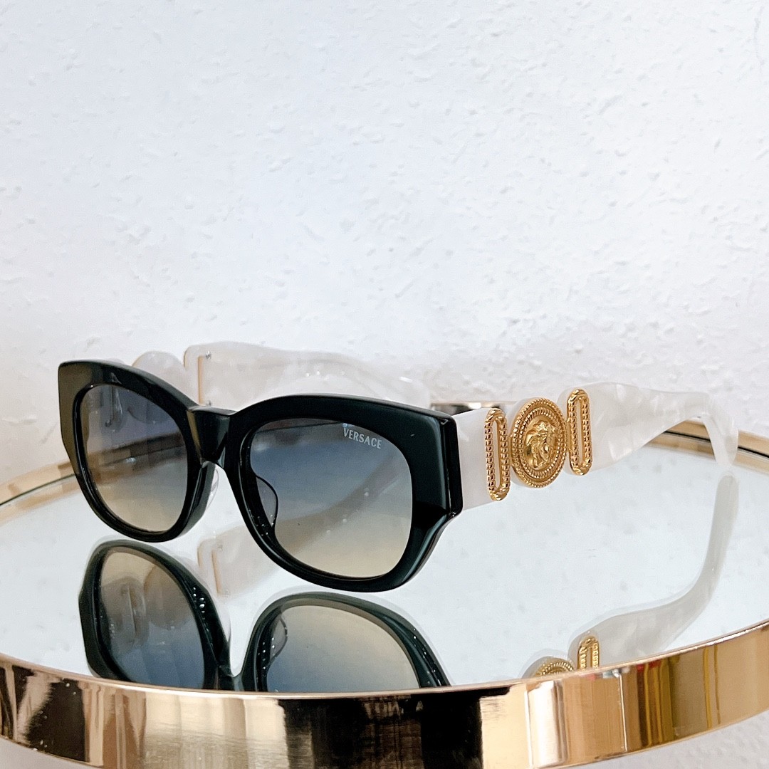 2 versace glasses list