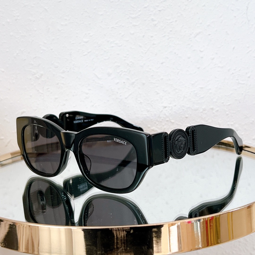 2 versace glasses list