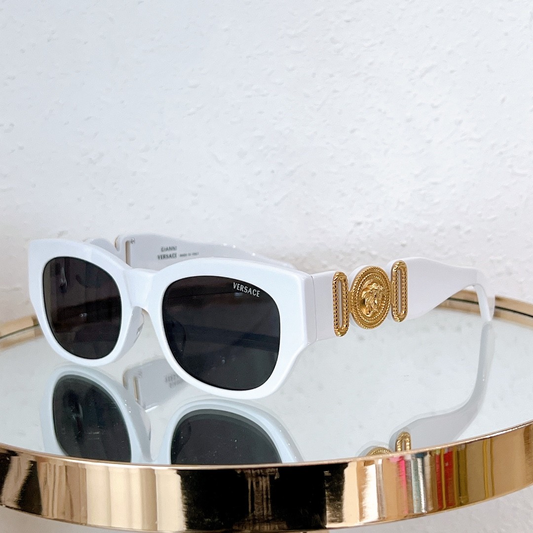 2 versace glasses list