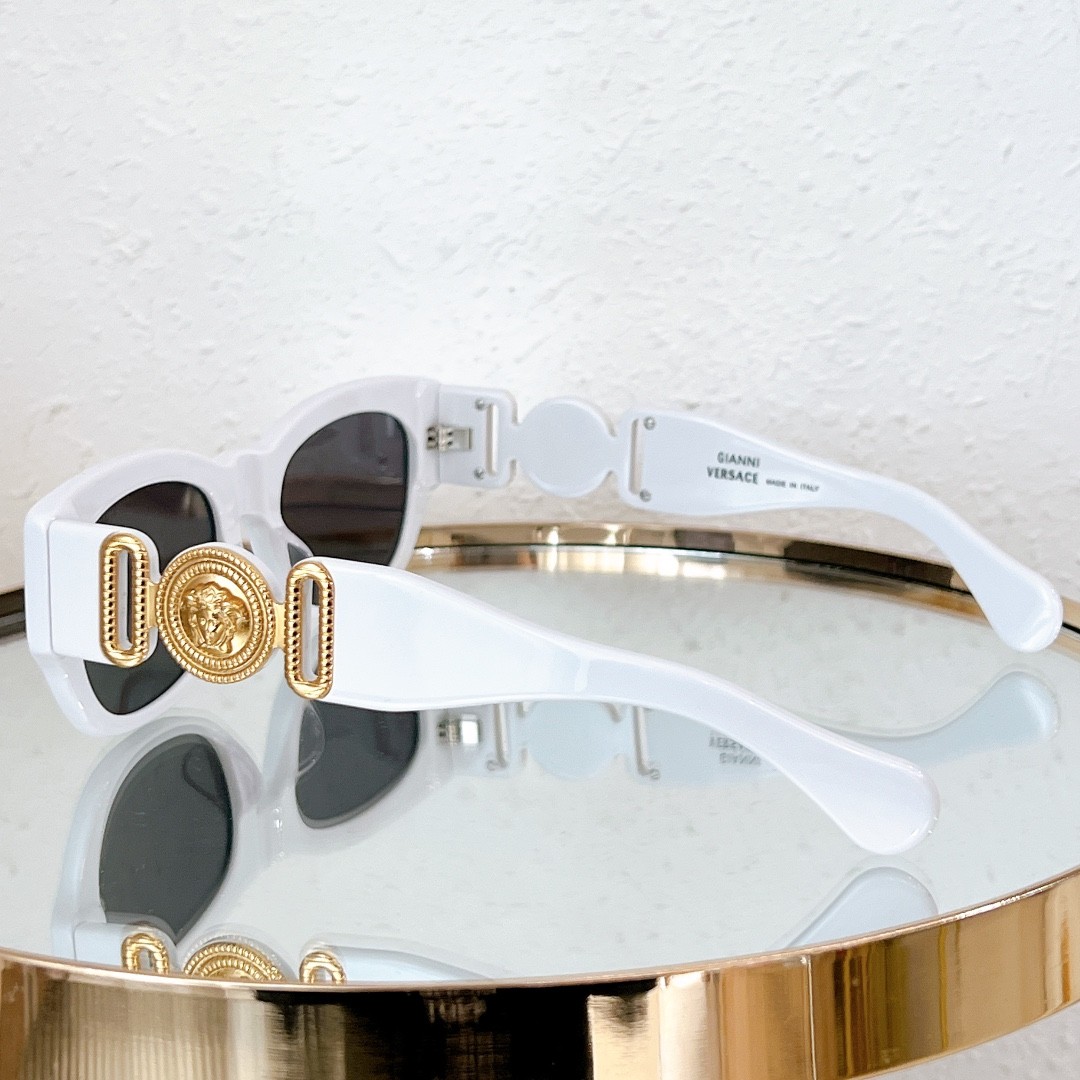 2 versace glasses list