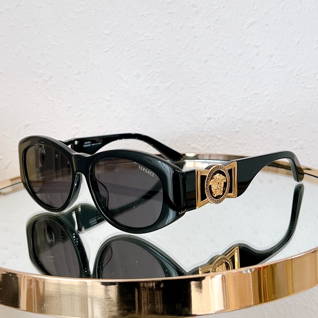 2 versace glasses list