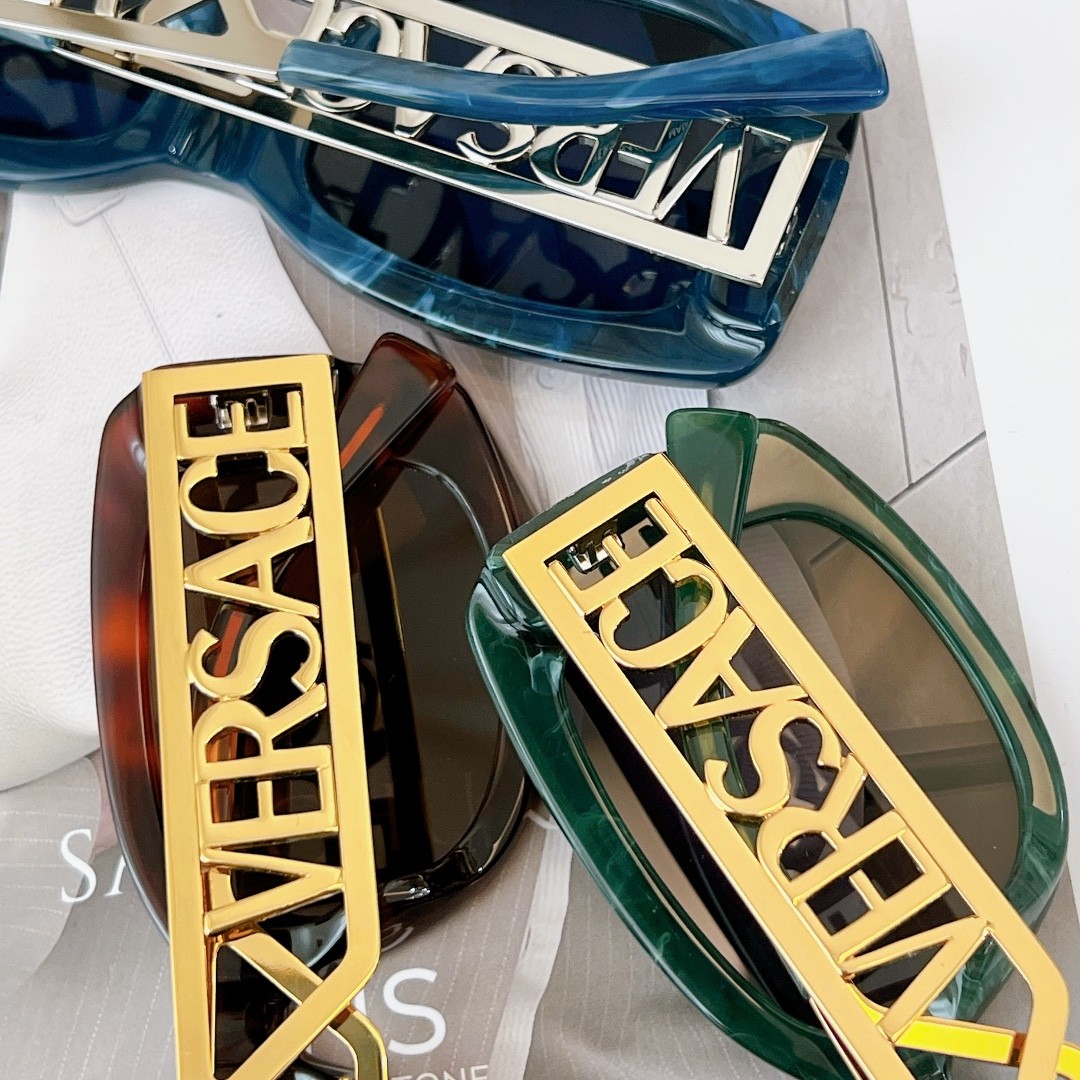 2 versace glasses list