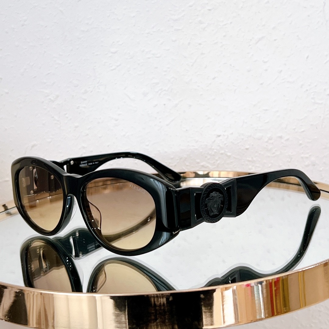 2 versace glasses list