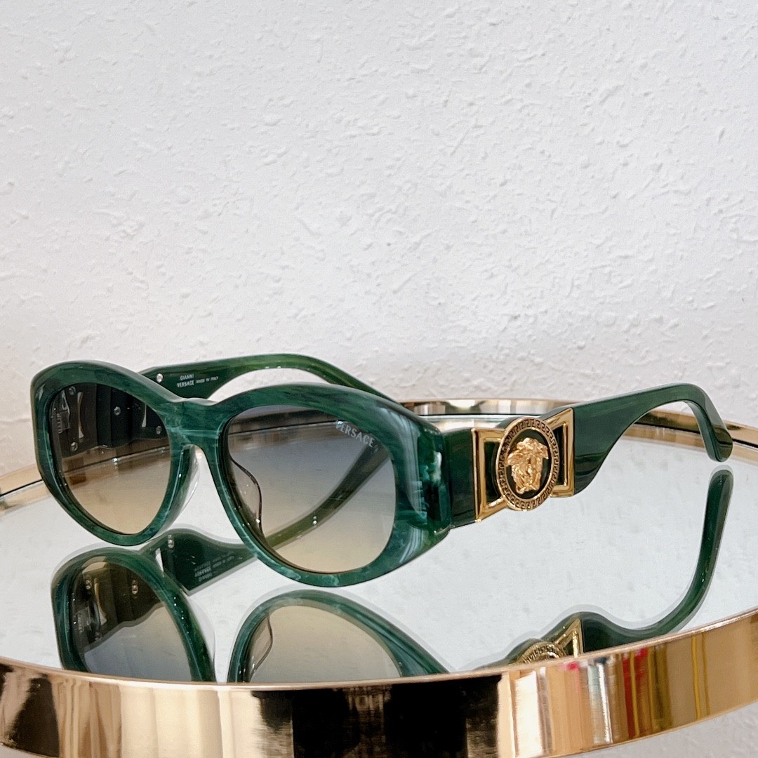 2 versace glasses list