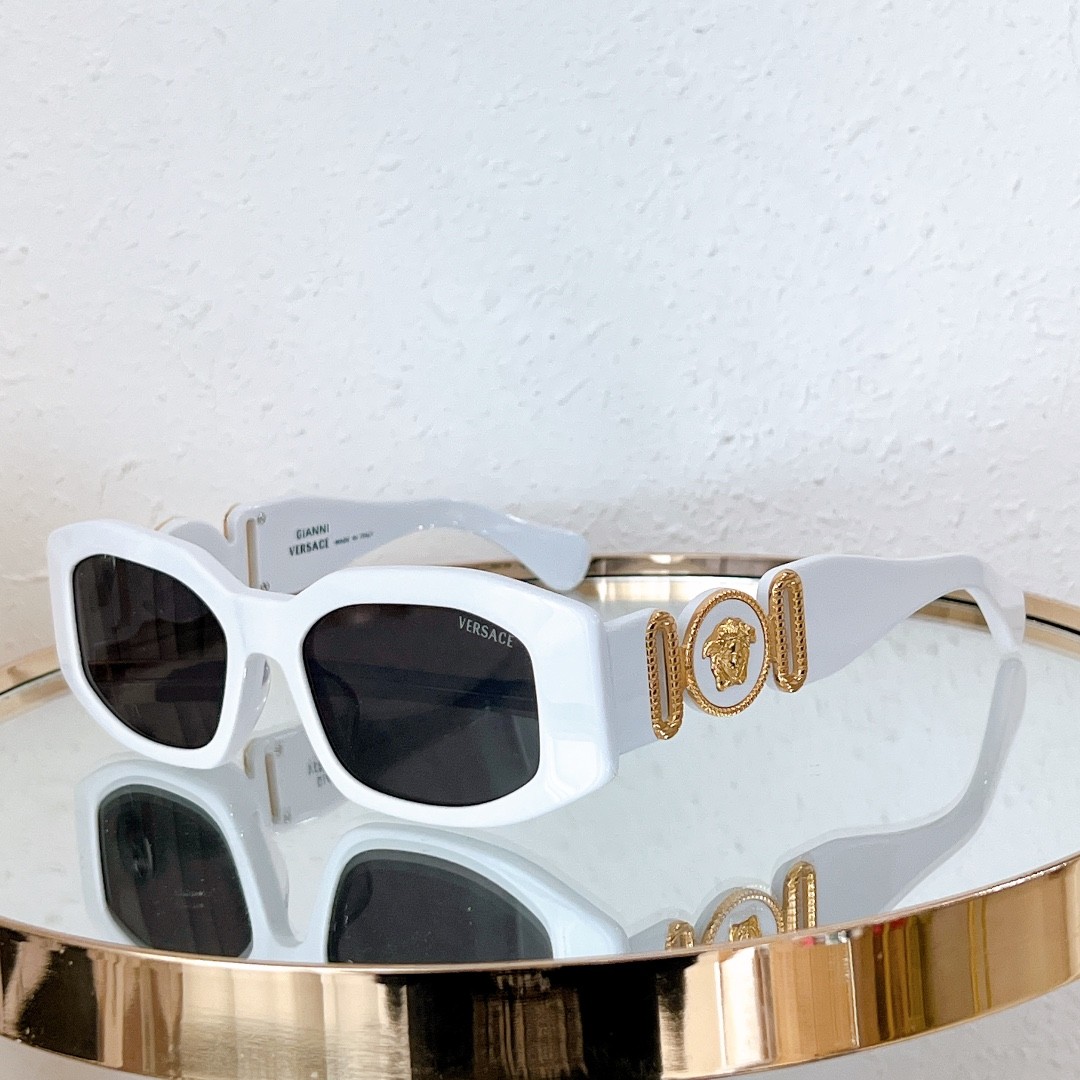 2 versace glasses list