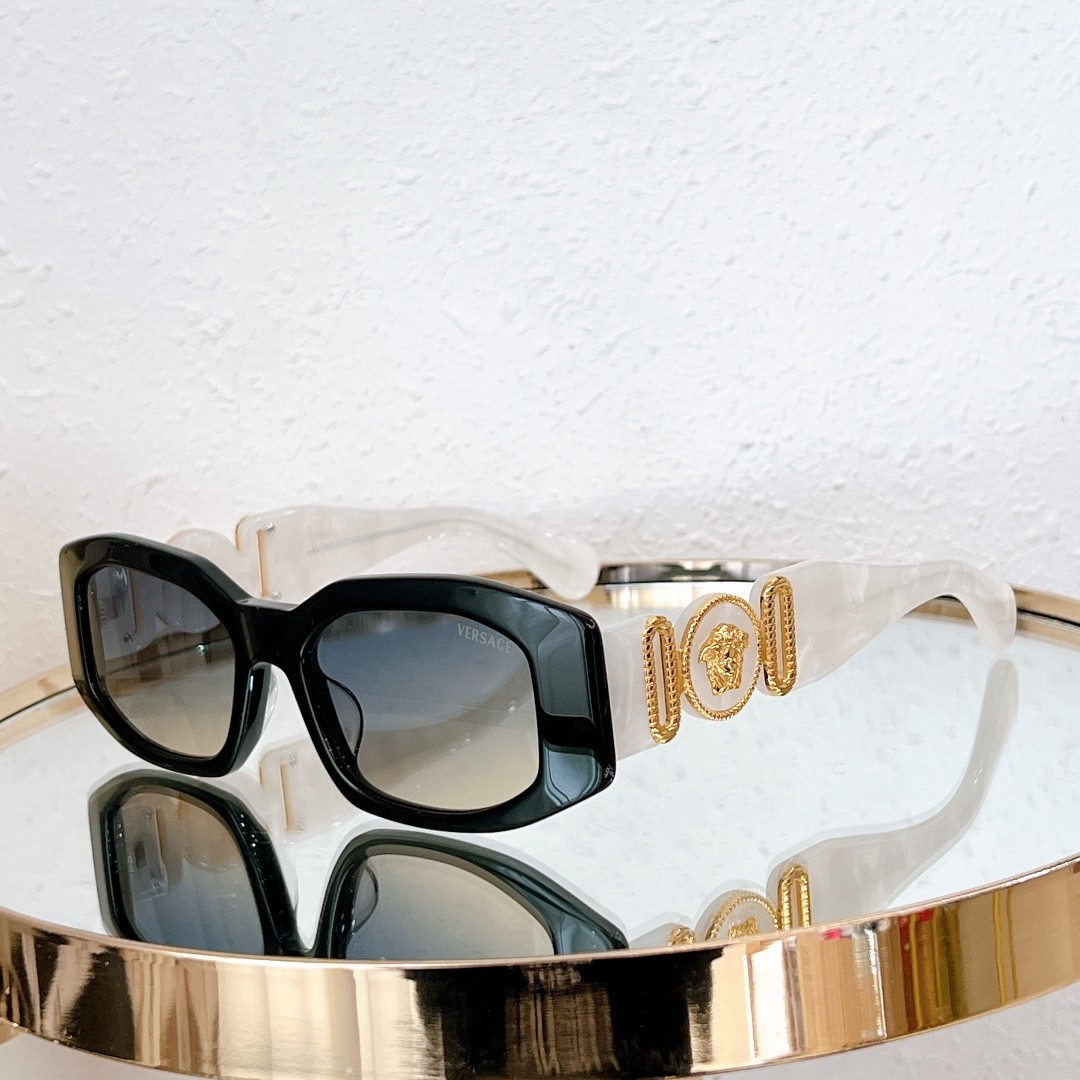 2 versace glasses list