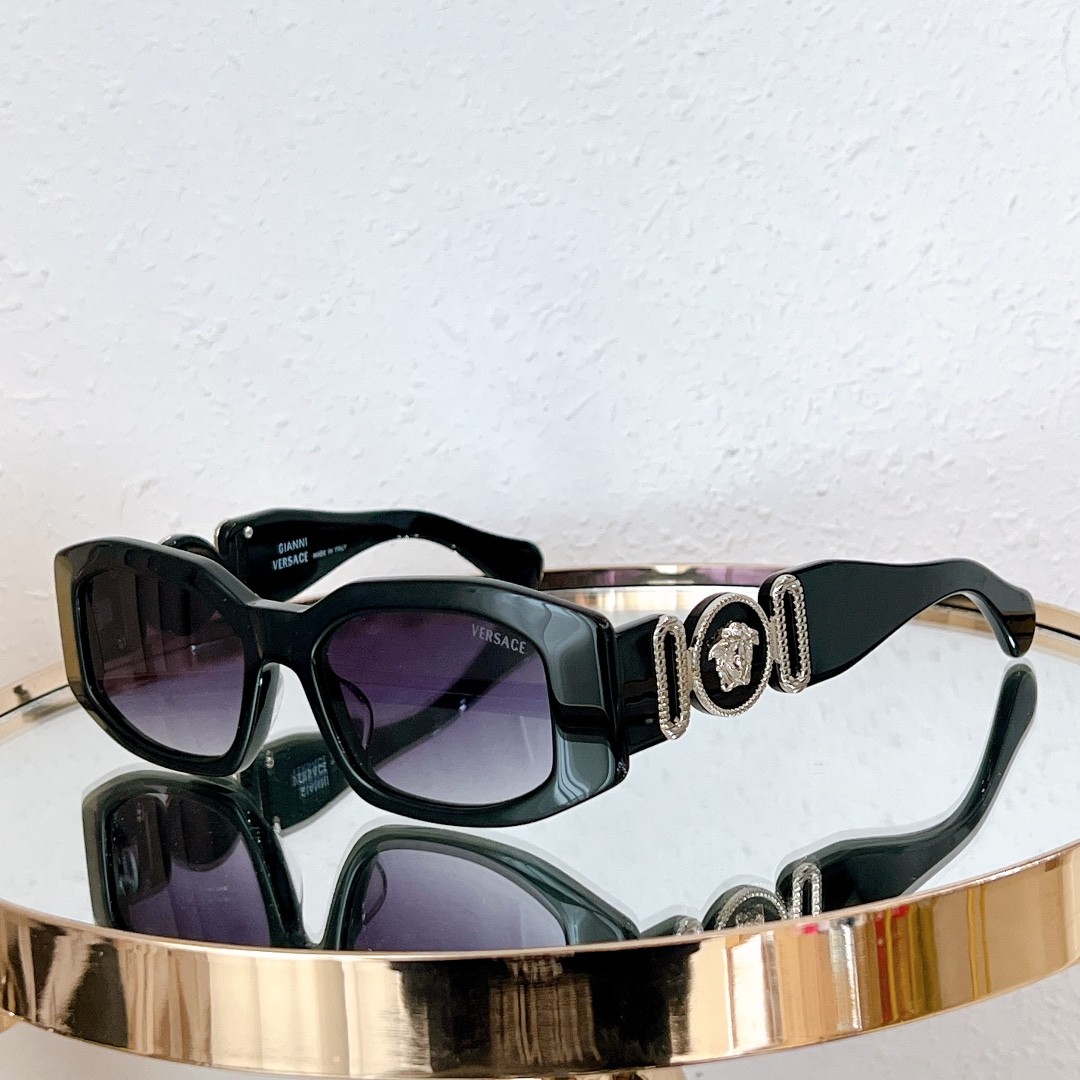 2 versace glasses list
