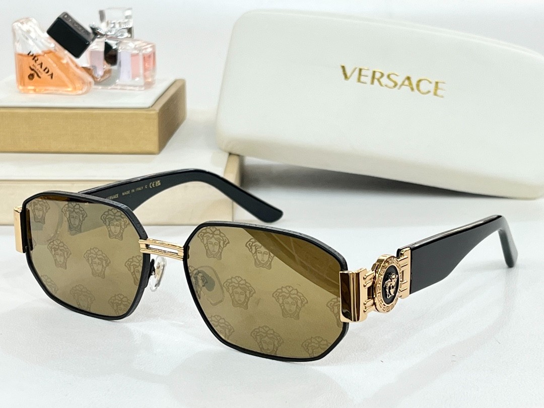 2 versace glasses list