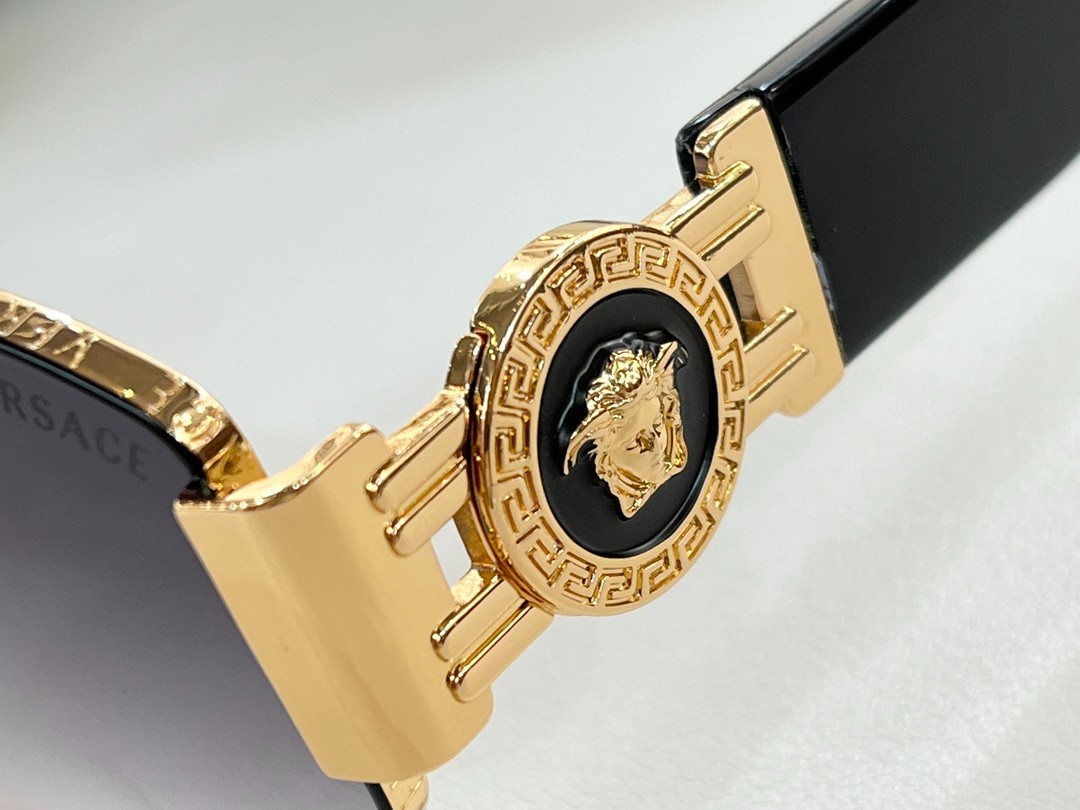 2 versace glasses list