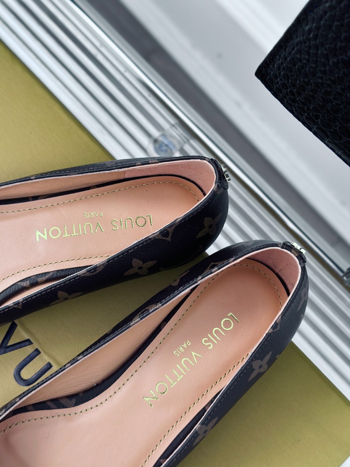 031 lv shoes