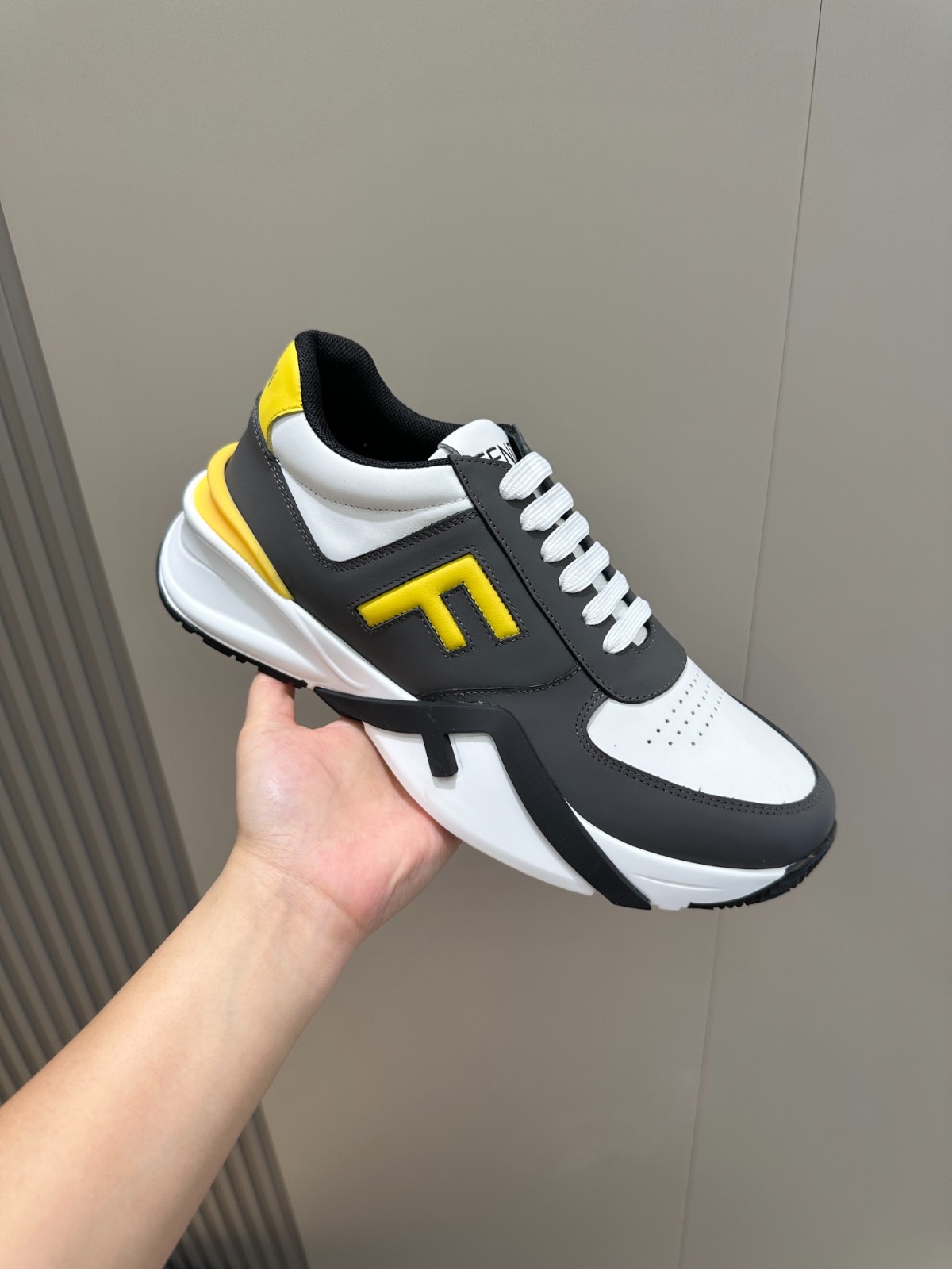 056 42123144 size 39-44