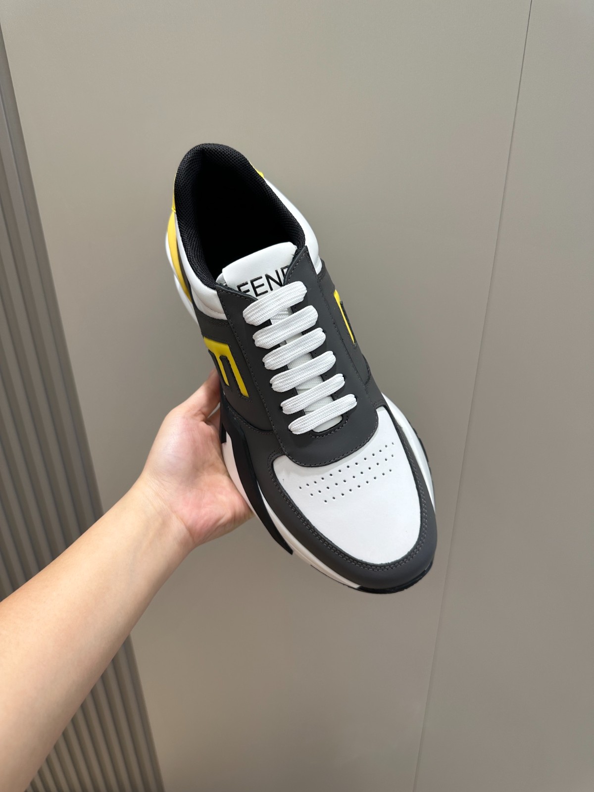 056 42123144 size 39-44