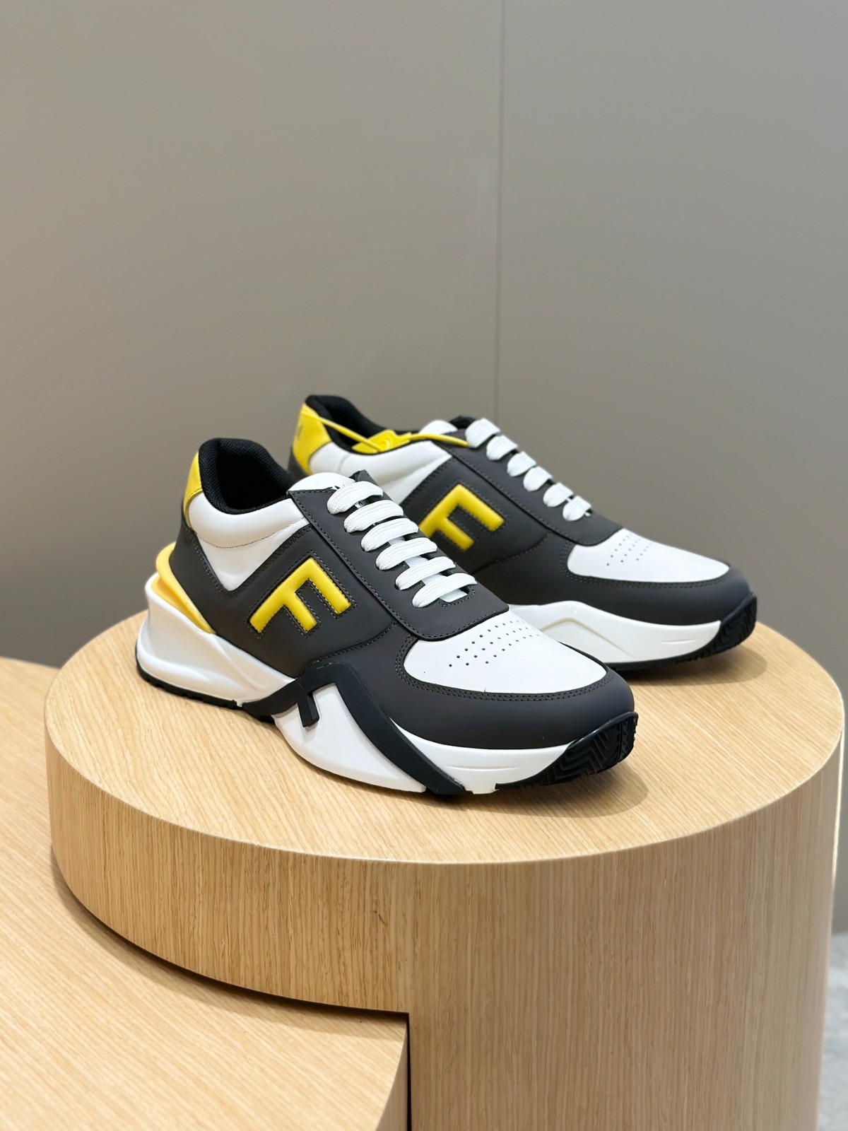 056 42123144 size 39-44