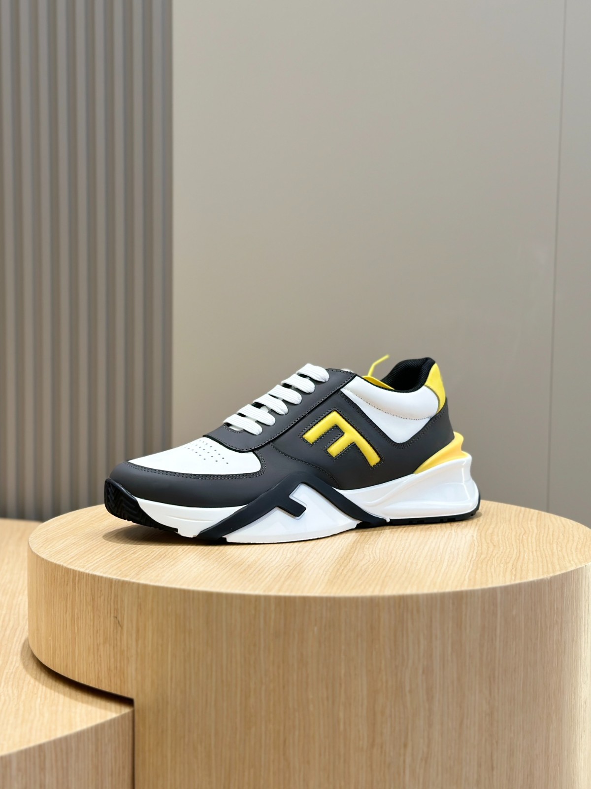 056 42123144 size 39-44