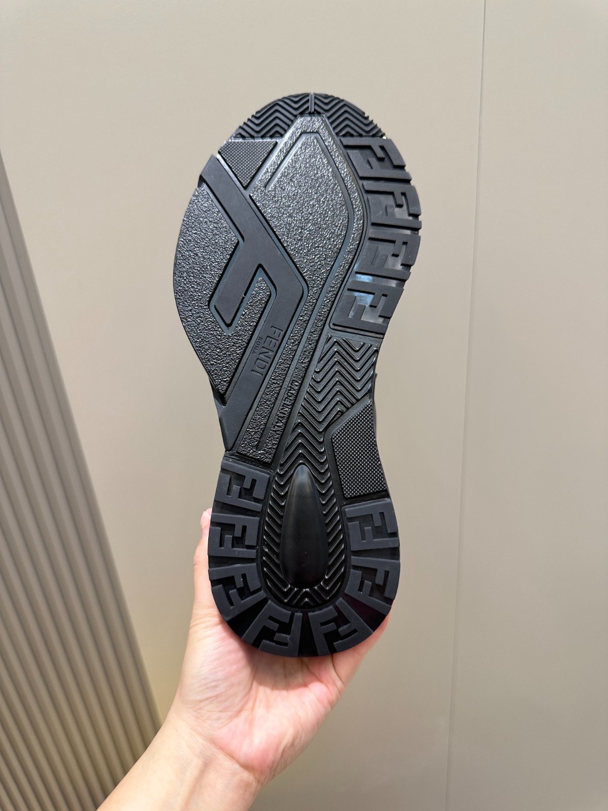 053 42123144 size 39-44