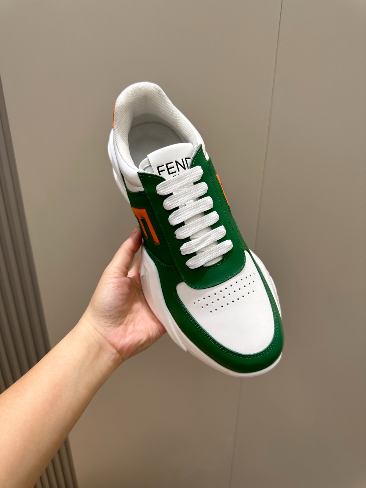 050 42123144 size 39-44