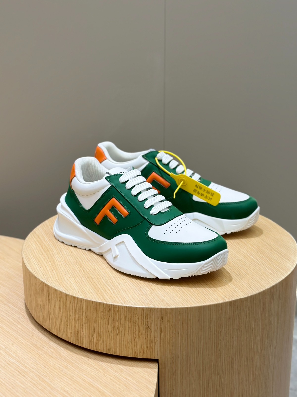 050 42123144 size 39-44