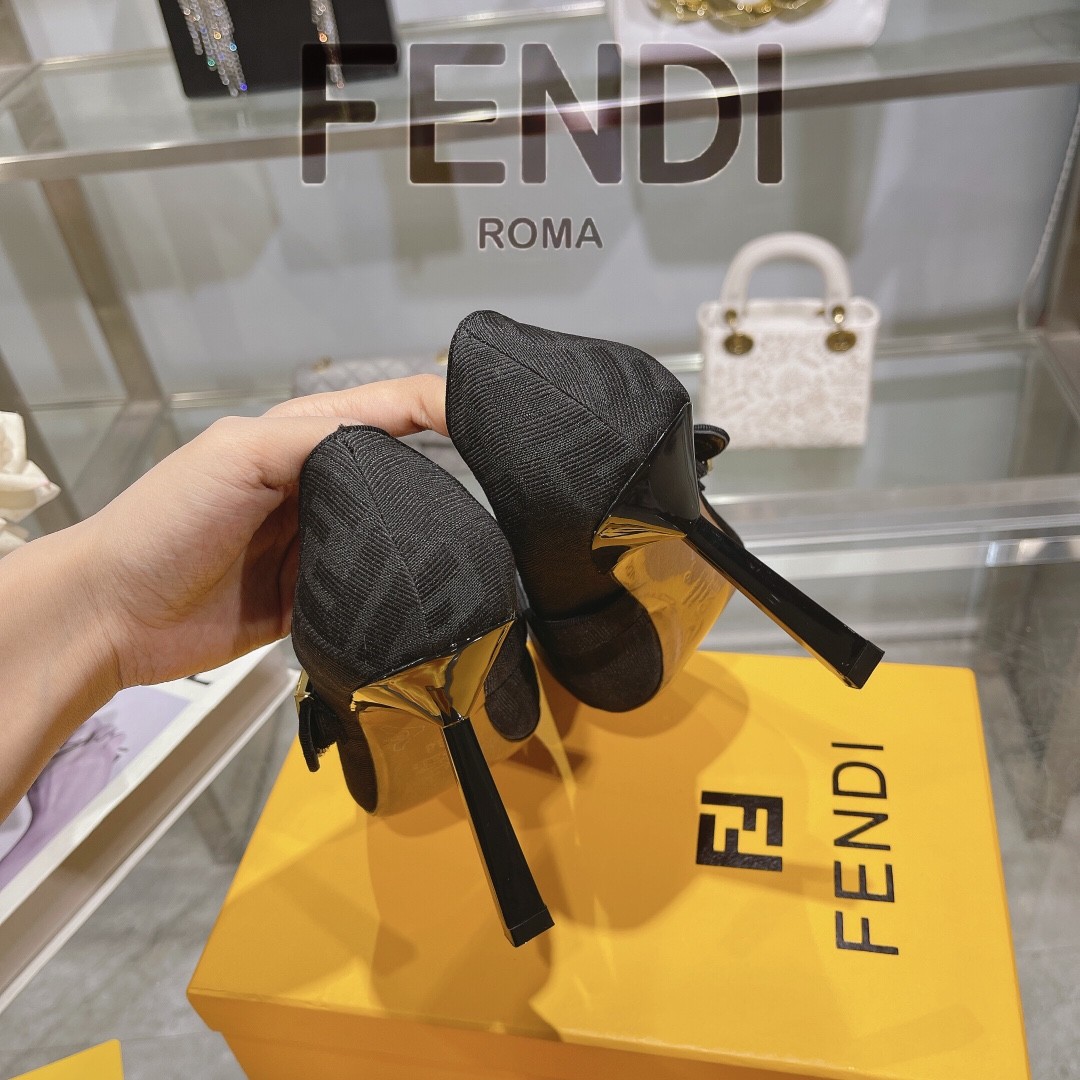 037 30123111 size 35-41