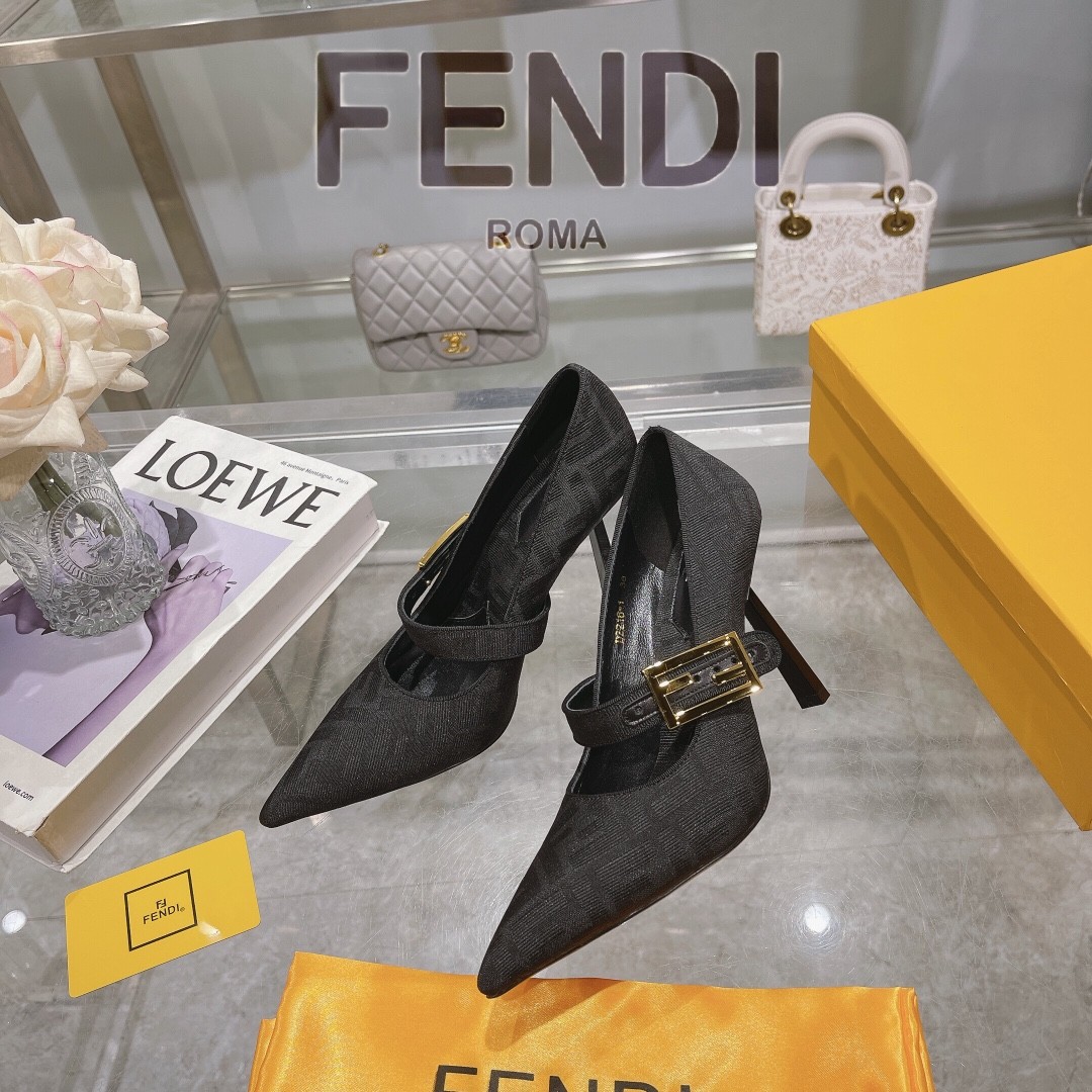 037 30123111 size 35-41