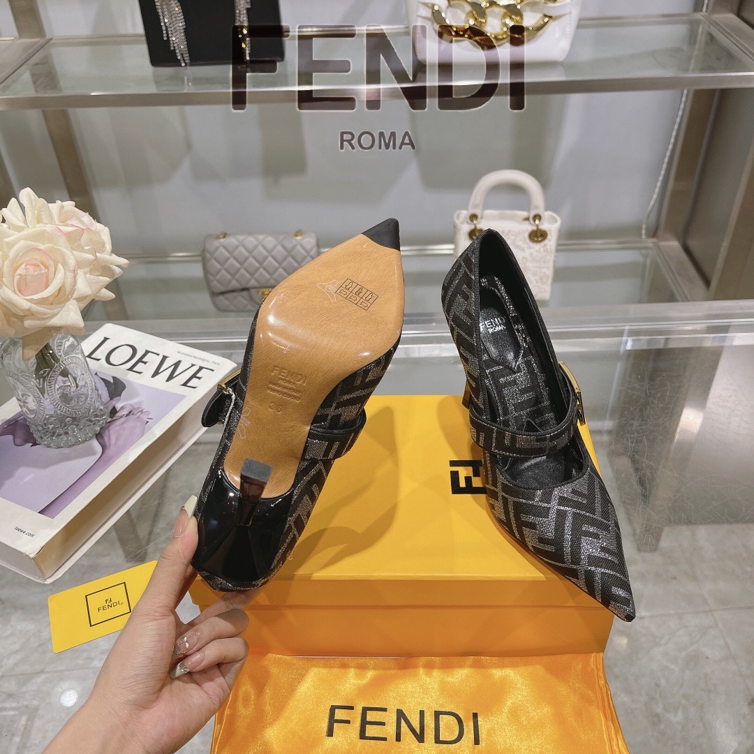 033 30123111 size 35-41