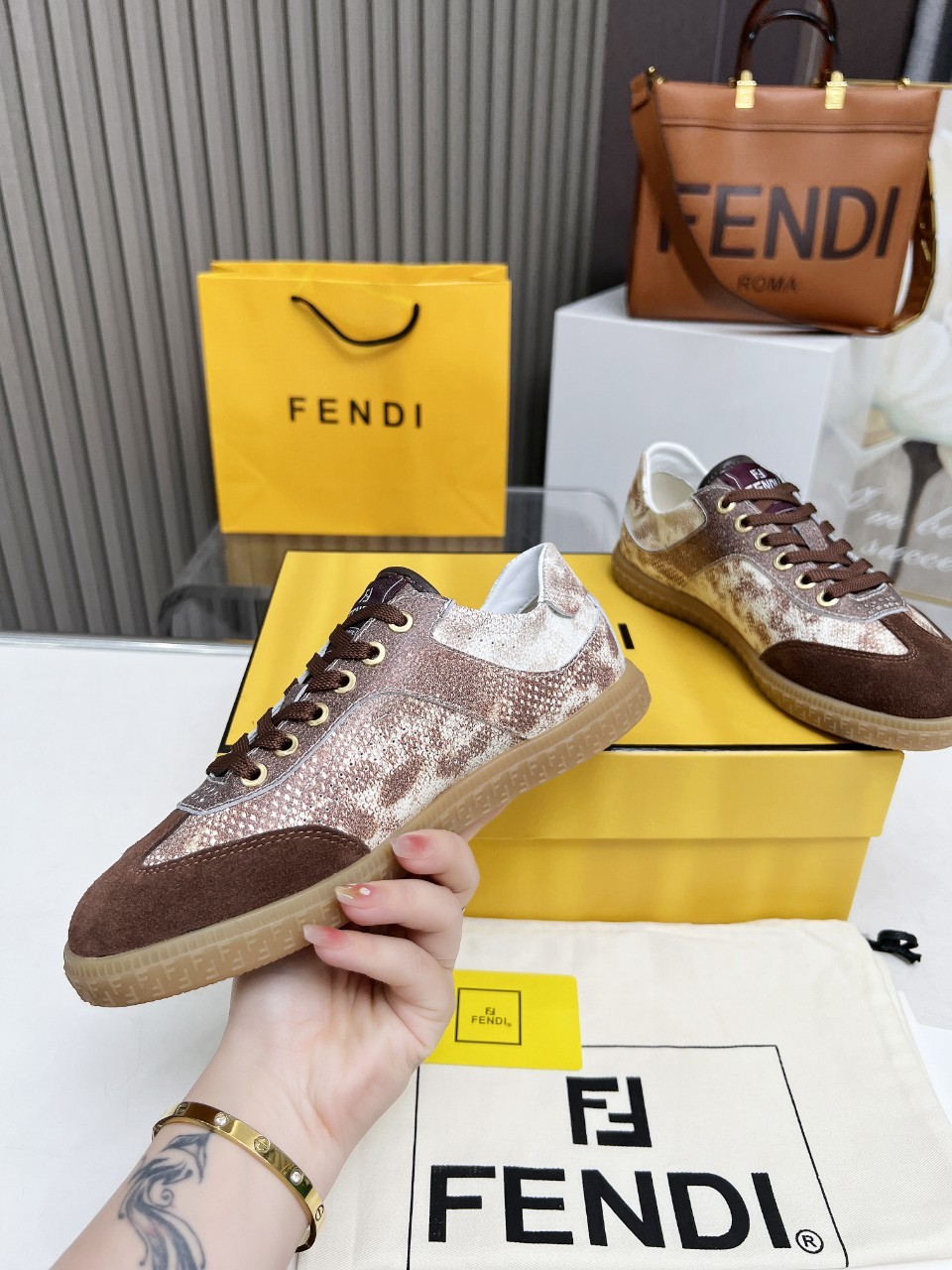 022 28123127 size 35-40