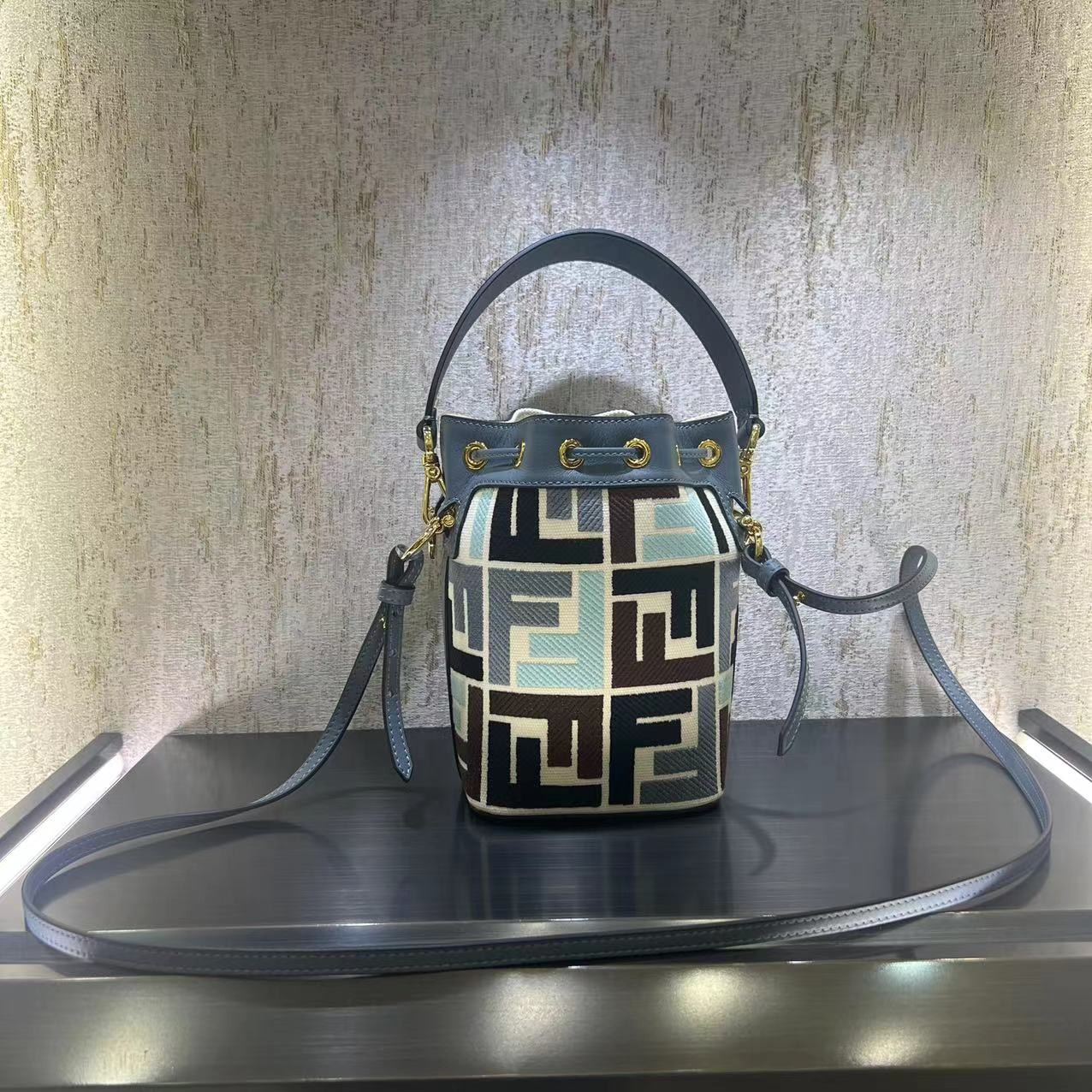 095 59123173 size 12x18x10cm