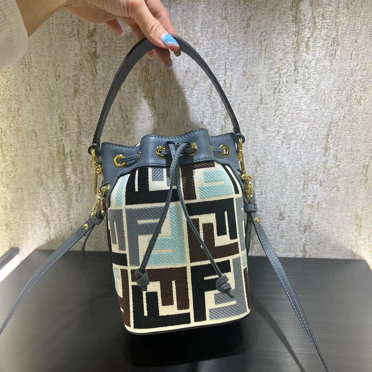095 59123173 size 12x18x10cm