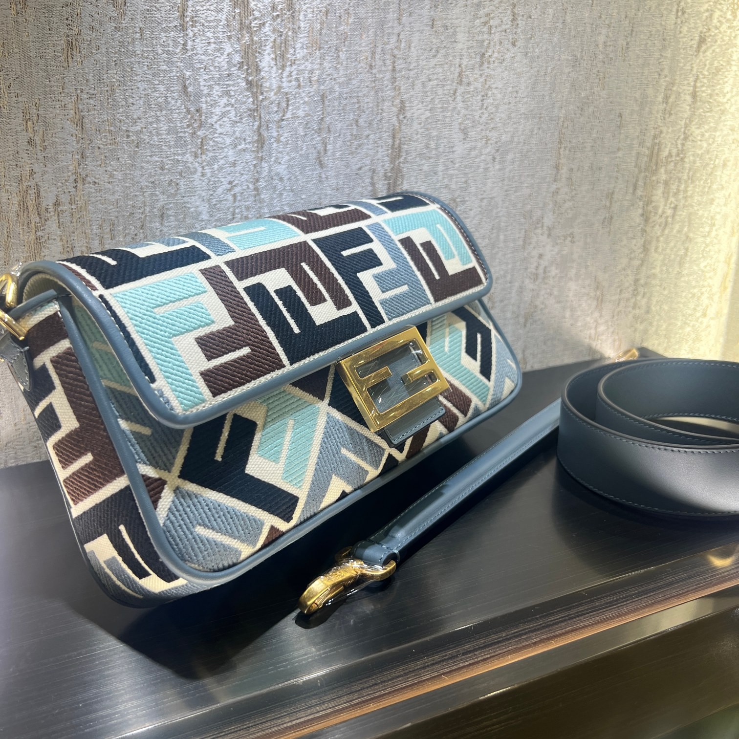 093 65123201 size 26x13x6cm