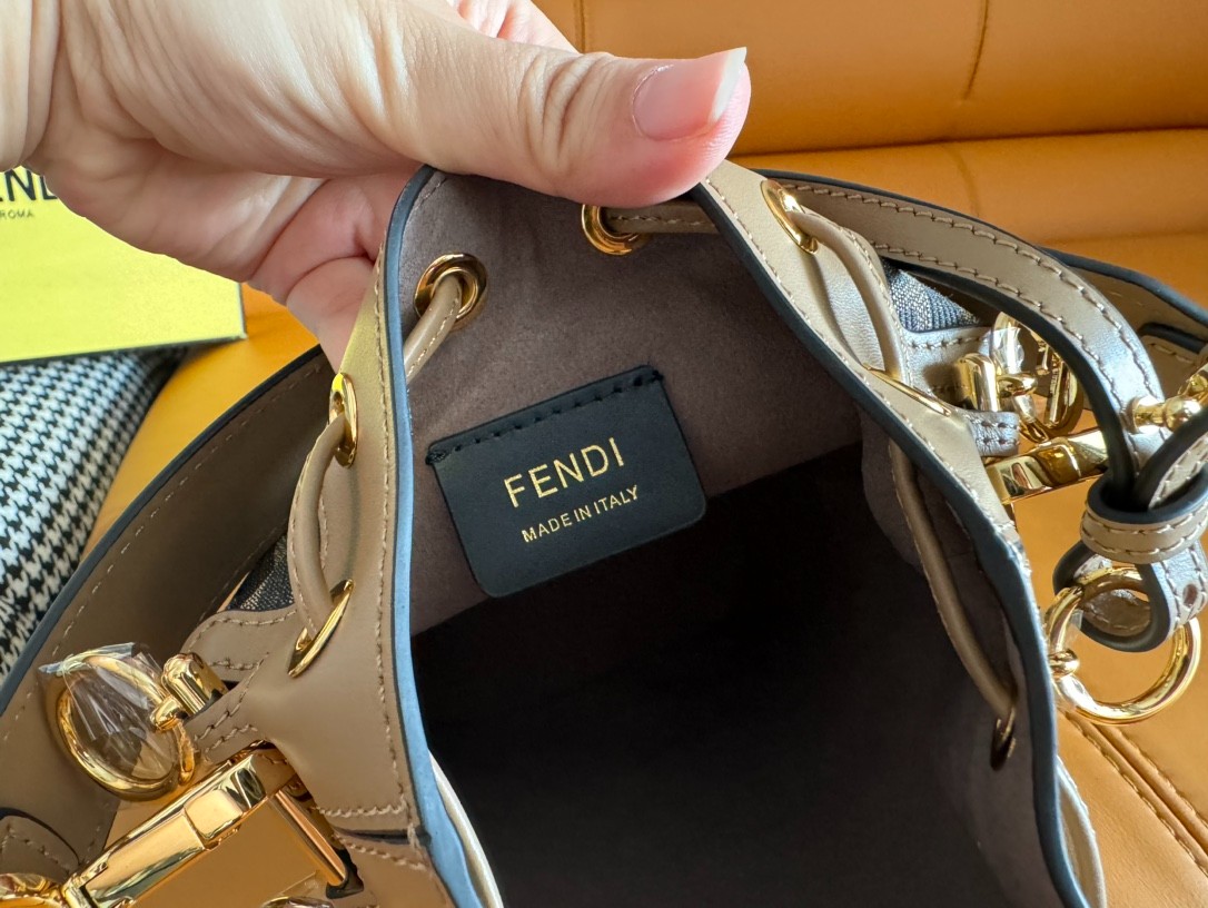 092 60123184 size 18x12x10cm