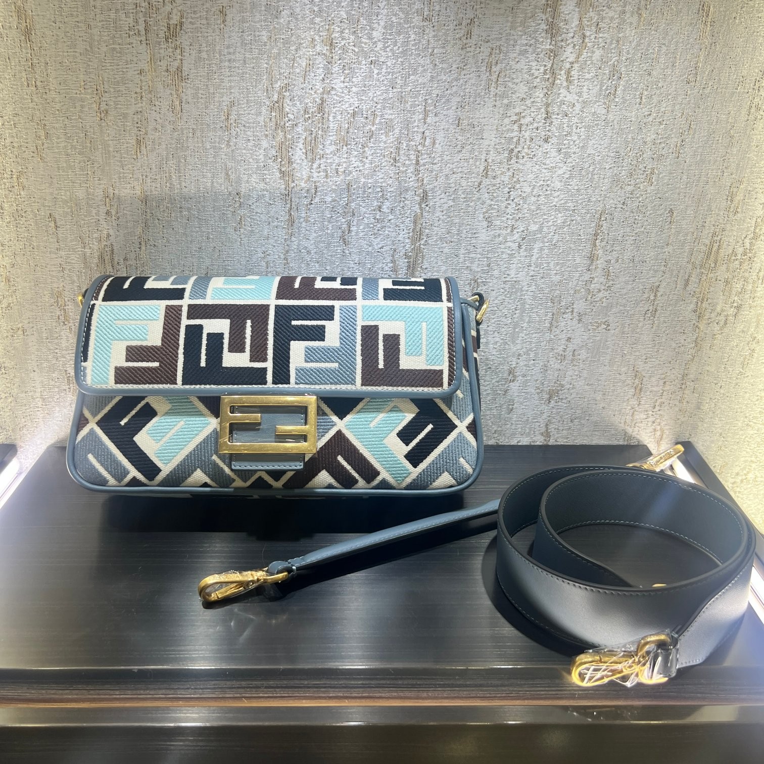 093 65123201 size 26x13x6cm